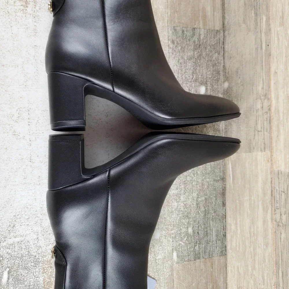 AEROSOLES new without
